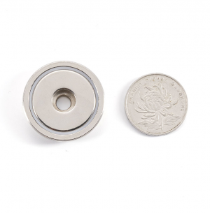 Pot magnet Ø32x7.8 mm with counterbore hole Pot magnet Ø32x7.8 mm with counterbore hole