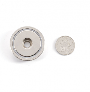 Pot magnet Ø42x8.8 mm with cylindrical borehole Pot magnet Ø42x8.8 mm with cylindrical borehole